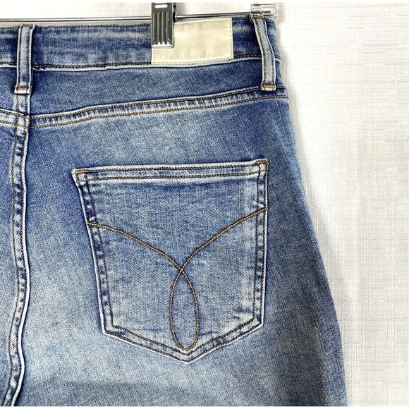 Calvin Klein Jeans Womens Size 31 (30) Mid Rise Cropped Stretch Light Wash Blue - Picture 7 of 12